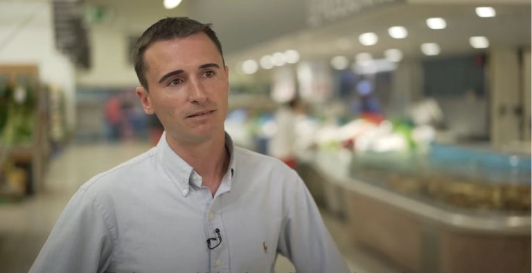 Jean-Baptiste, Directeur de magasin