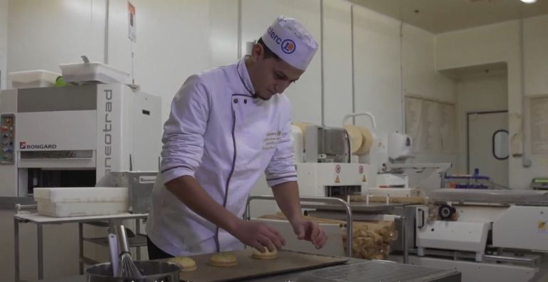 Mohamed, Pâtissier